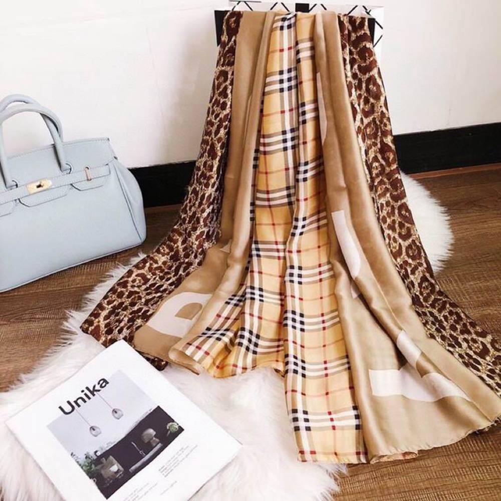 Bv*b*rry Scarf